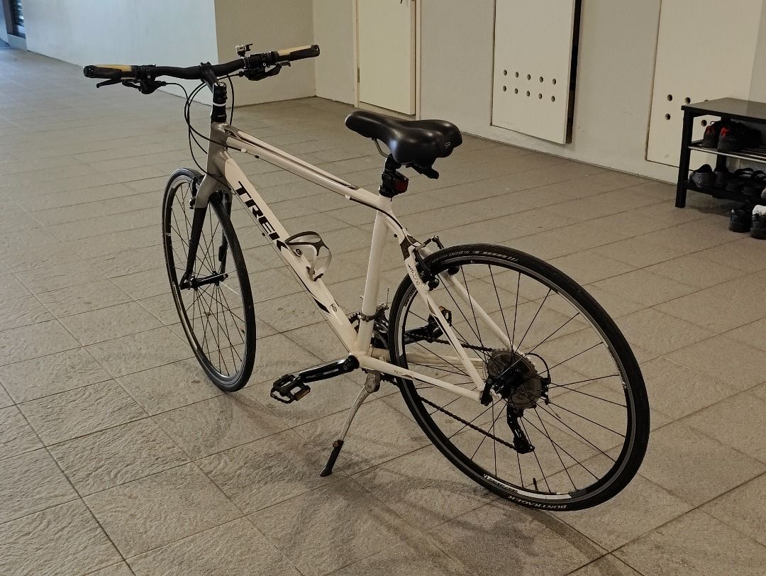 Trek 7.6 fx hybrid 2025