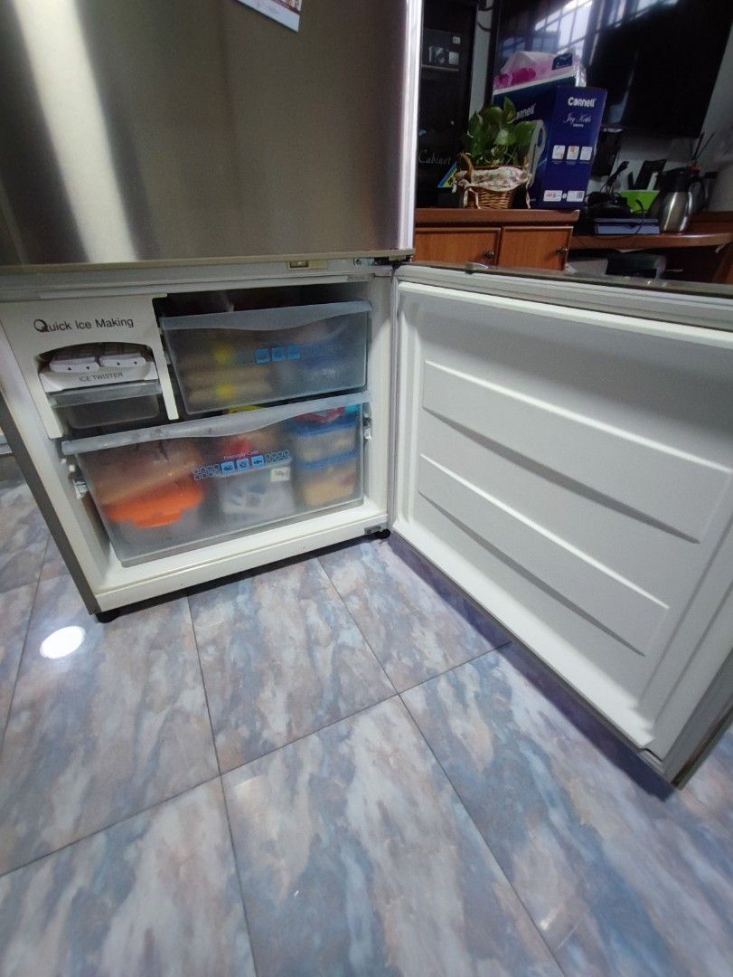 Used fridge for sale, TV & Home Appliances, Kitchen Appliances, Refrigerators & Freezers on