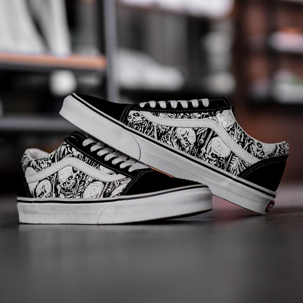 Vans Oldskool Forgotten Bones BW Size 40 44 Fesyen Pria Sepatu