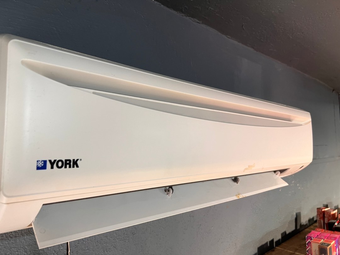 York 1.5HP aircond set with compressor, TV & Home Appliances, Air