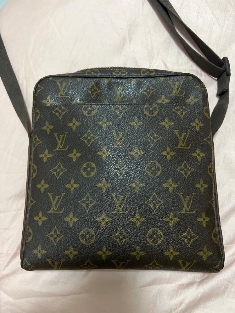 💯% Authentic Louis Vuitton LV Monogram Cross body Messenger Unisex Sling  bag - Trotteur Beaubourg Shoulder Crossbody Bag - M97037