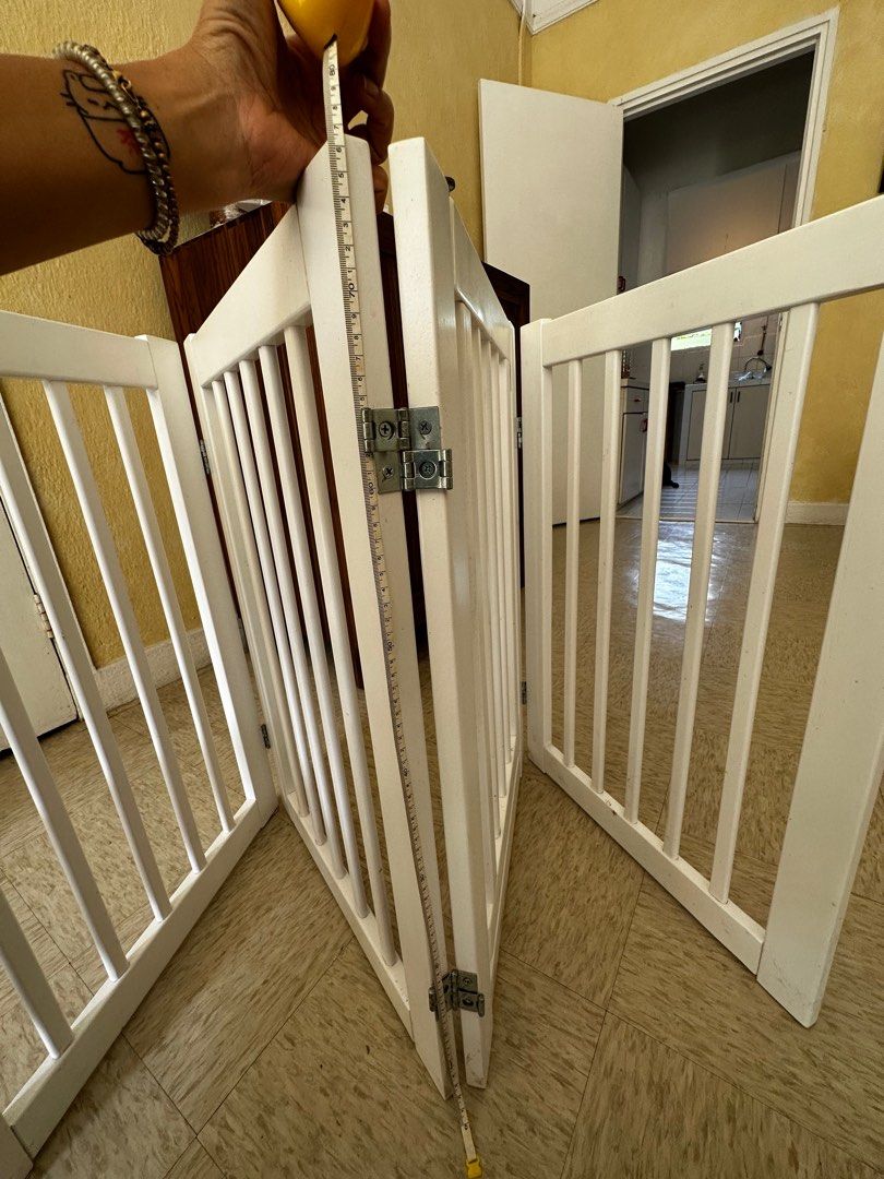 Accordion style baby store gate