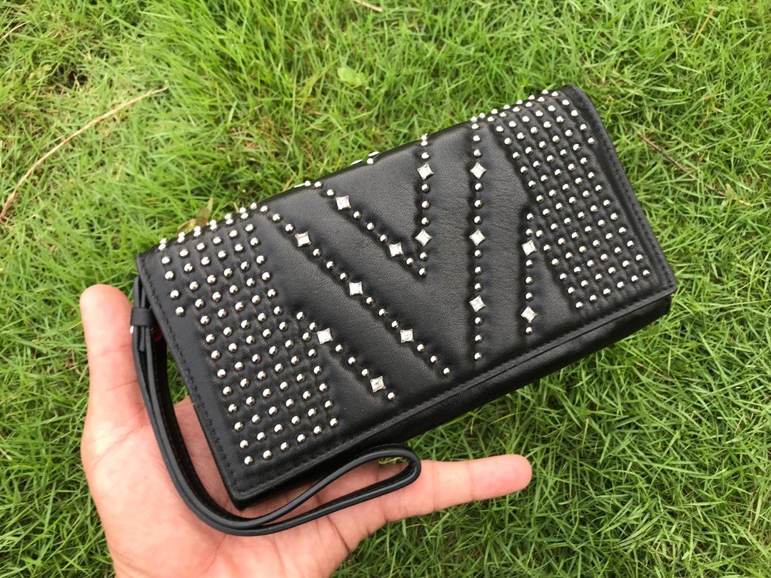 Mcm hot sale wristlet wallet