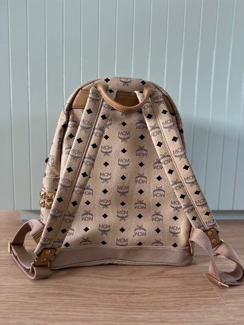 Mcm bag logo sale