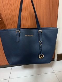 ✨ ORIGINAL Michael Kors Tote Bag - 2020, Women's Fashion, Bags & Wallets,  Purses & Pouches on Carousell