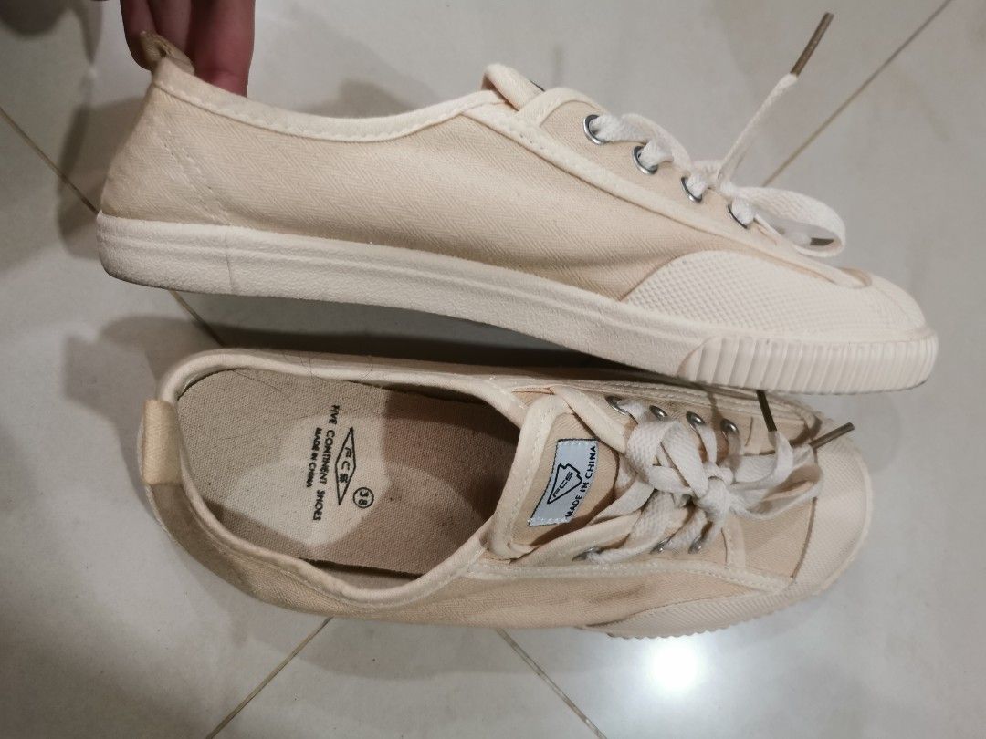 Beige canvas shoes Women s Fashion Footwear Flats on Carousell