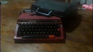 Brother Valiant 413 Typewriter RED VARIANT (RARE)