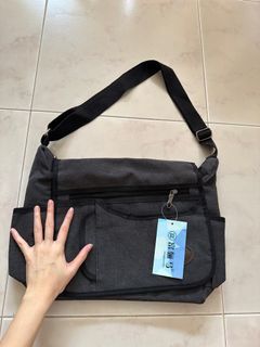 Canvas sling bag