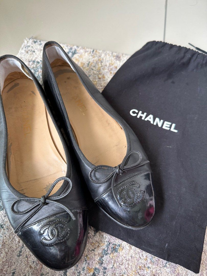 💯% Authentic Chanel Beige/Black Lambskin Chain Around Cap Toe