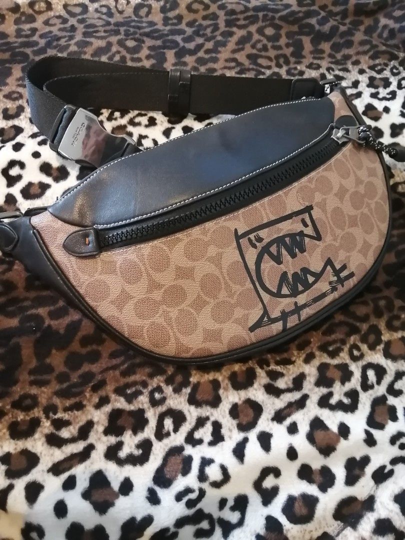 COACH waist bag limited edition, Men's Fashion, Bags, Belt bags