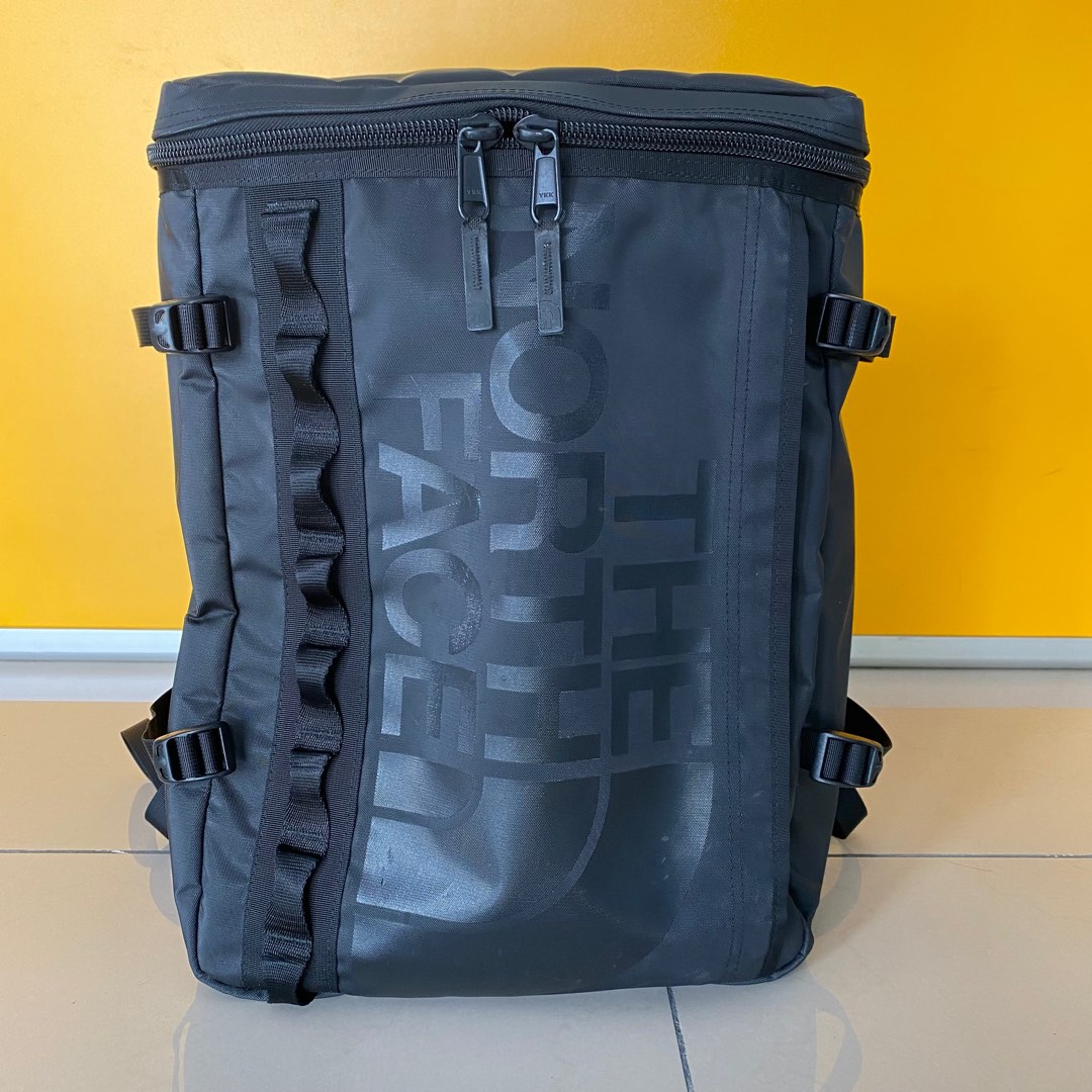 Fake north face duffel online bag