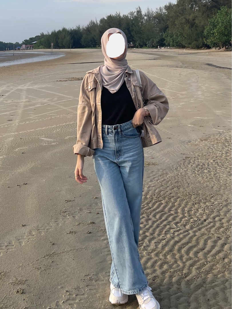 Gu uniqlo brown denim jacket, Women's Fashion, Coats, Jackets and