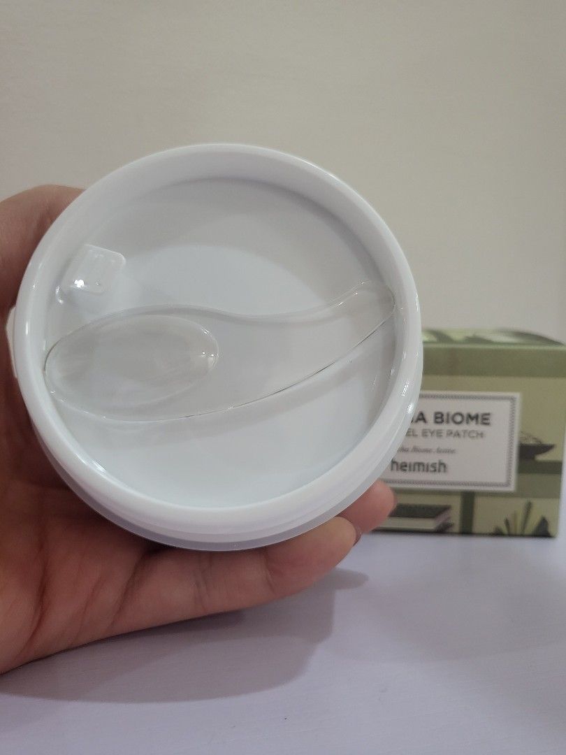 Heimish Hydrogel Eye Patch (Matcha Biome Active) 2025 expiry (Category: Face Care) located in Quezon City. Submitted by sweetlyluxe (Listing ID 1206627548, Image 3). Description: ✨️ orig price: $20 or around P1200 ✨️ expires on June 9, 2025 ✨️ rfs: I have 2 of these.