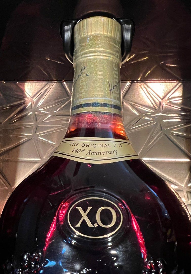Hennessy X.O 140th Anniversary Exclusive Collection (700ml Hennessy X.O 140th Anniversary Exclusive Collection (700ml