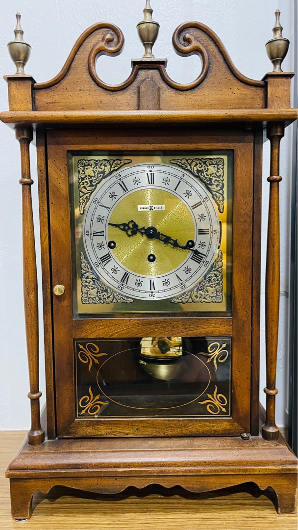 Howard Miller Vintage/Antique Clock, Hobbies & Toys, Collectibles & Memorabilia, Vintage