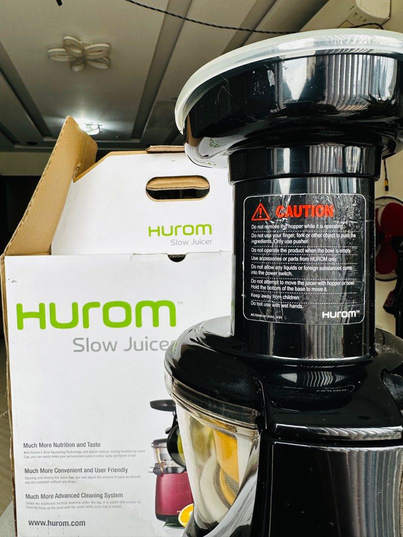 HUROM Slow Juicer (with box recipe and manual), TV & Home Appliances