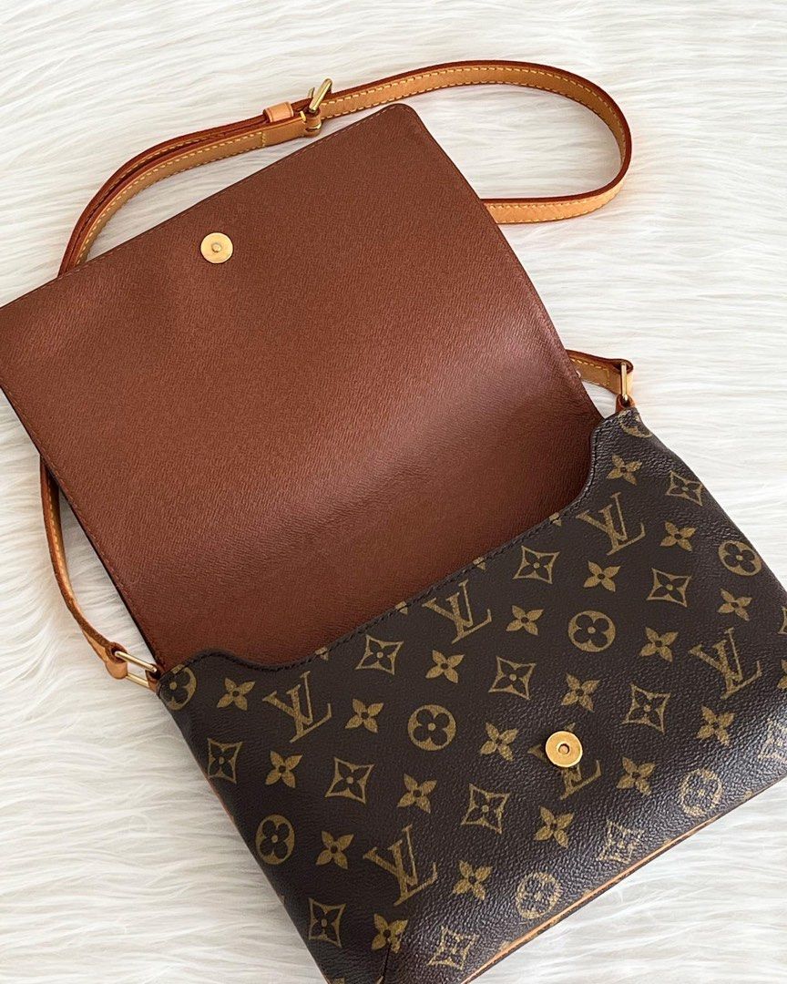 Louis Vuitton LV Vintage Musette Tango Crossbody Bag, Luxury, Bags &  Wallets on Carousell