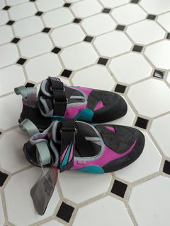 (Category: ) located in . Submitted by aslsnowboards (Listing ID 1206611116, Image 1). Description: .