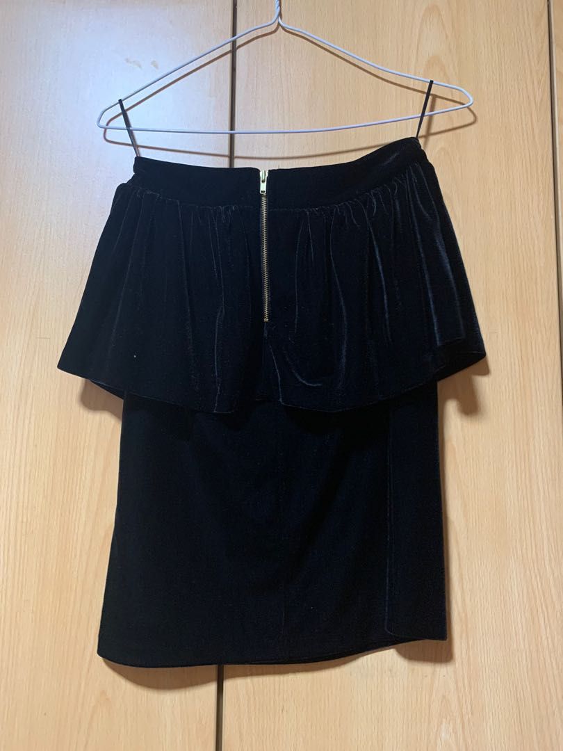 Mango velvet peplum skirt, Women's Fashion, Bottoms, Skirts on