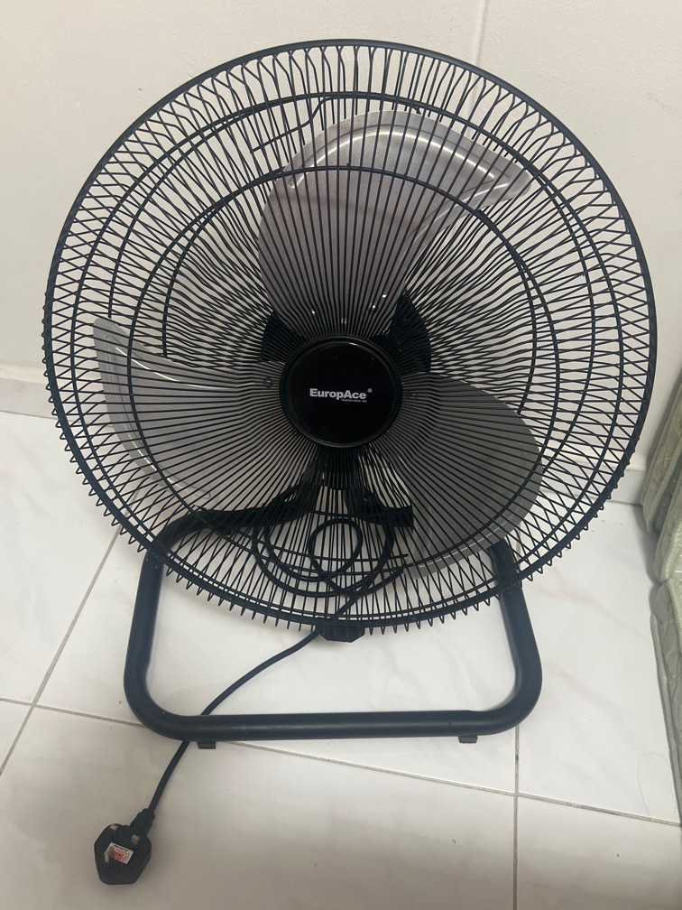Metal blade fan, TV & Home Appliances, Other Home Appliances on Carousell