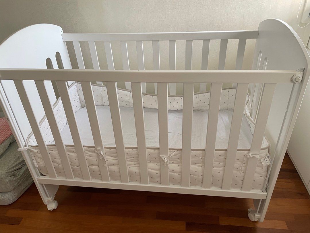 Micuna baby cot, Babies & Kids, Baby Nursery & Kids Furniture, Cots