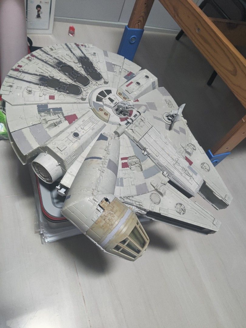 Star wars top millenium falcon b3678