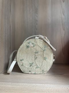 mini floral embroidered straw bag