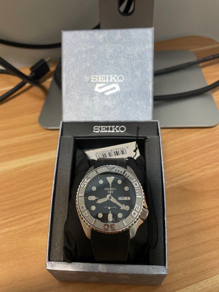 moving house sale! igc seiko automatic watch with rubber strap, Men's  Fashion, Watches & Accessories, Watches on Carousell