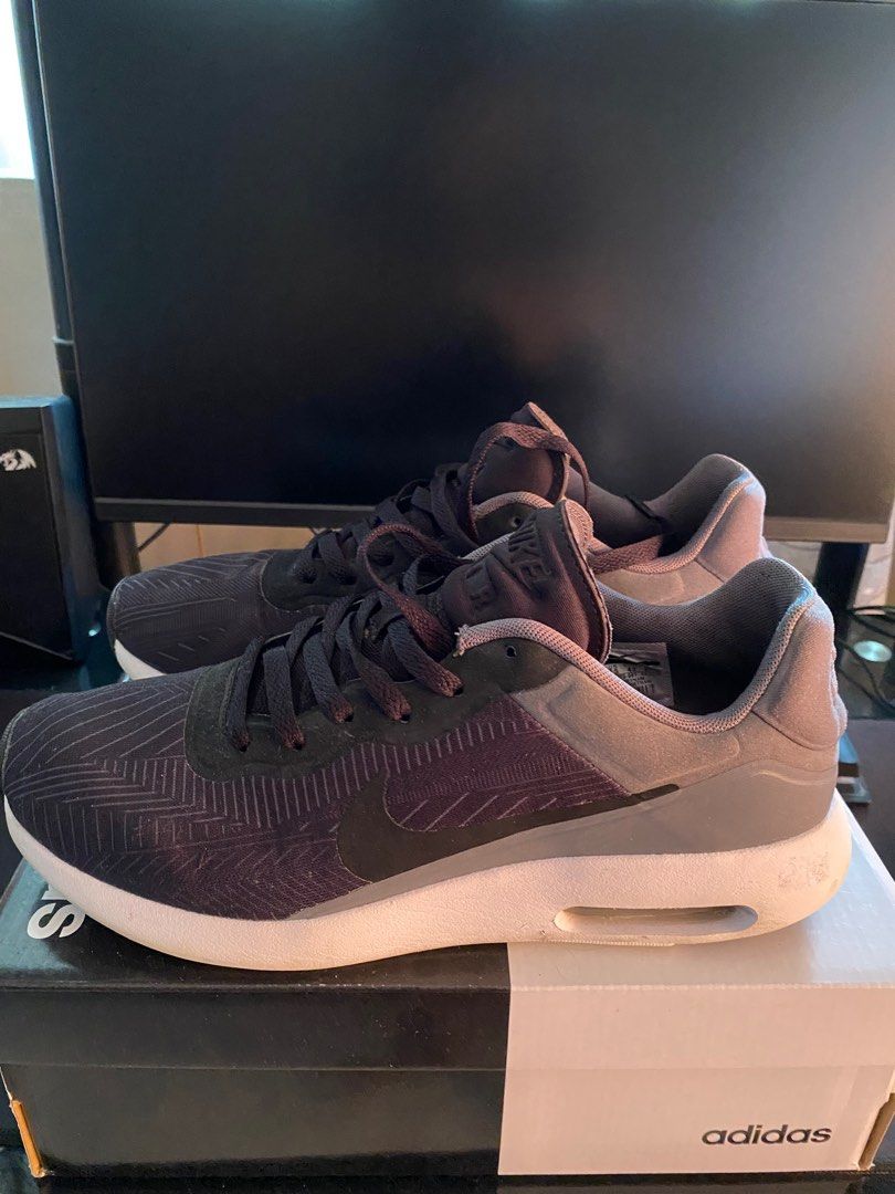 airmax black and white