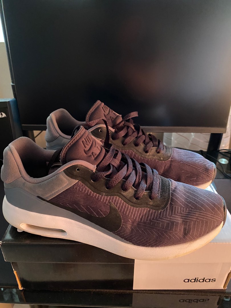 airmax black and white