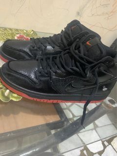 Nike sb dunk black pigeon high