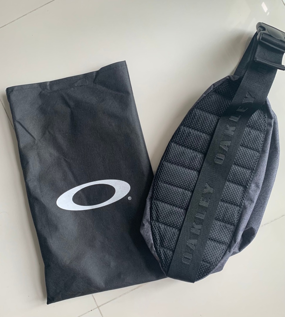 Oakley crossbody messenger bag, Men's Fashion, Bags, Sling Bags on