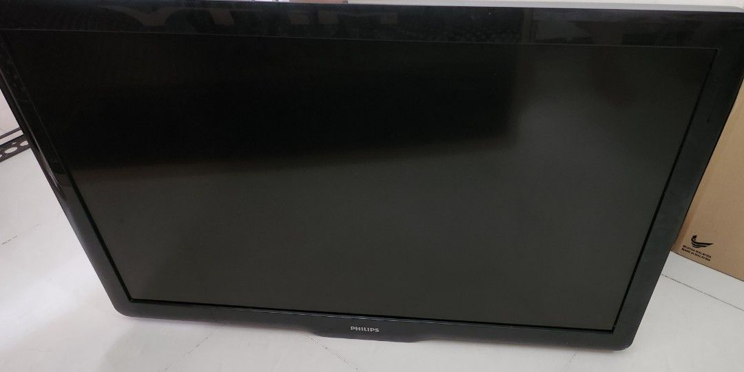Philips 42"LCD TV, TV & Home Appliances, TV & Entertainment, TV on ...