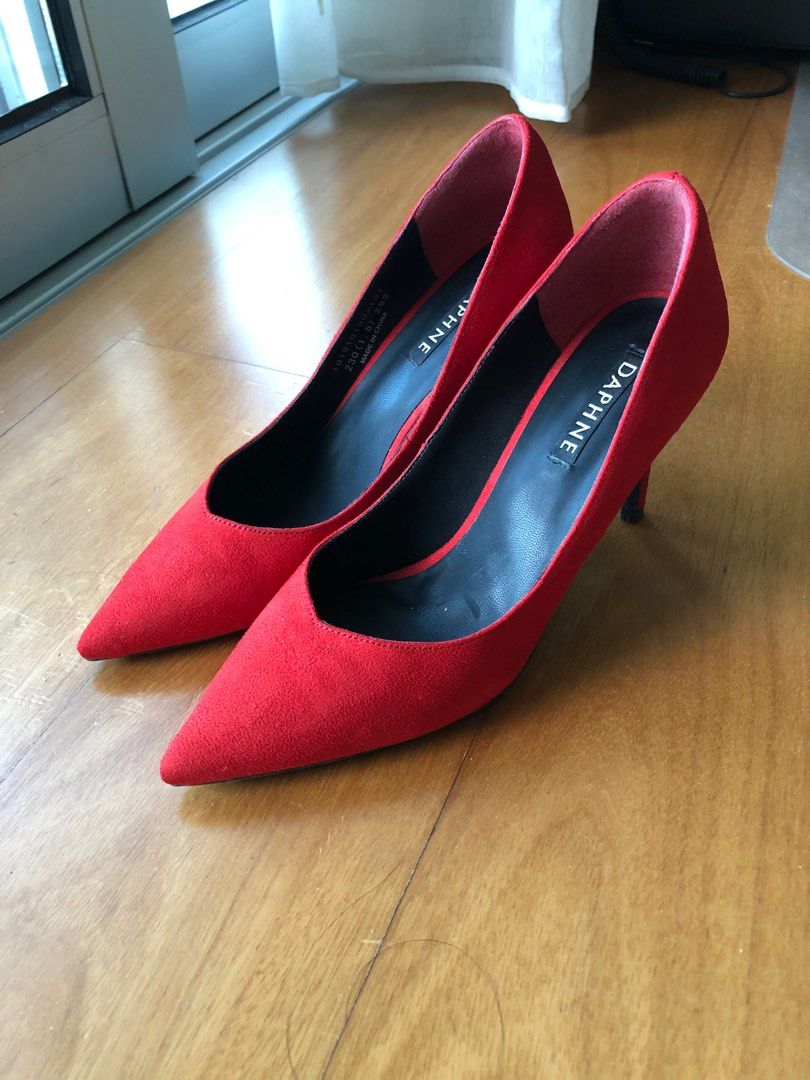 Red closed on sale toe heels
