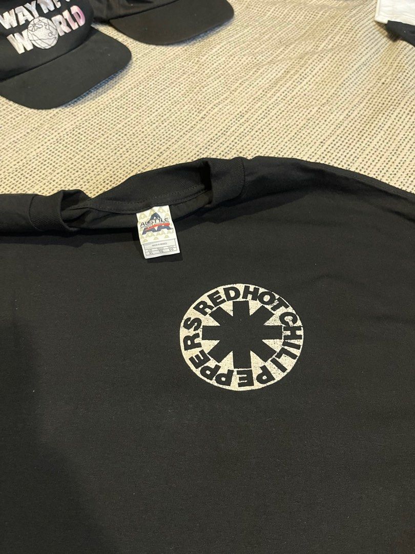 Red Hot Chili Peppers 2008 XL Shirt, Men's Fashion, Tops & Sets