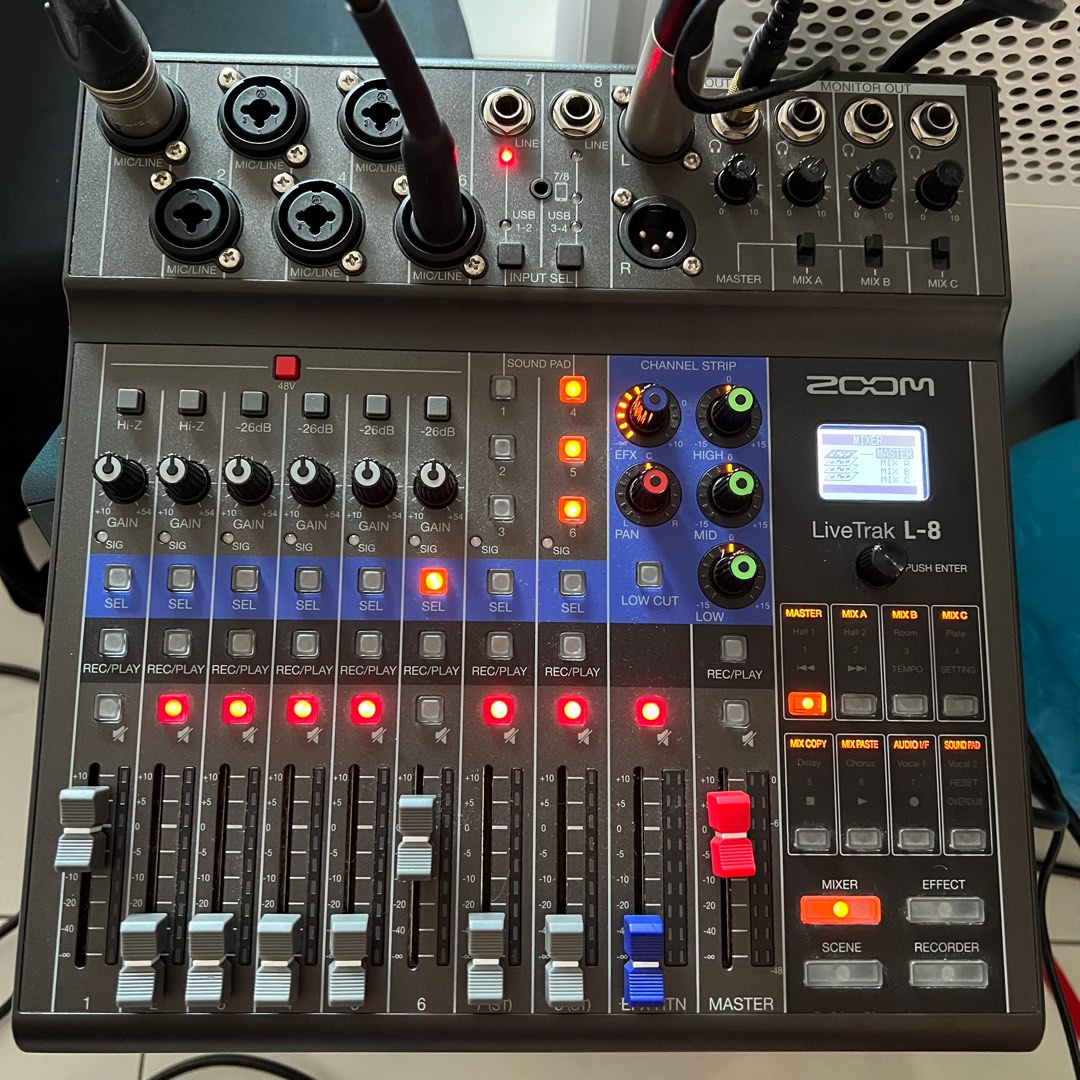 [Rental] Zoom LiveTrak L8 Portable 8Channel Digital Mixer and Multitrack Recorder, Audio