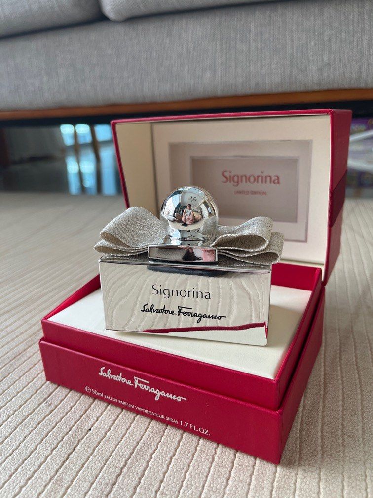 Signorina store limited edition
