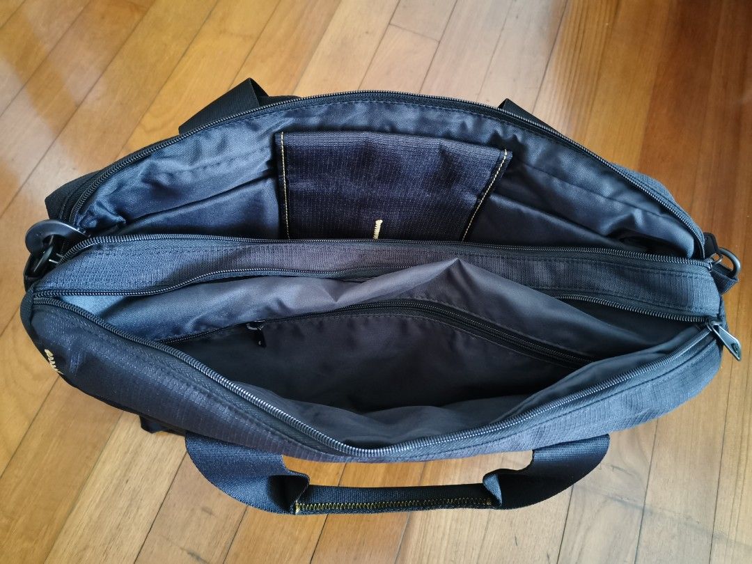 Samsonite 15 inch laptop bag, Computers & Tech, Parts & Accessories