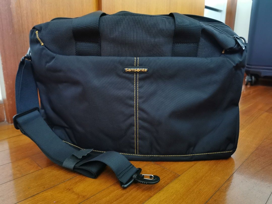 Samsonite 15 inch laptop bag, Computers & Tech, Parts & Accessories