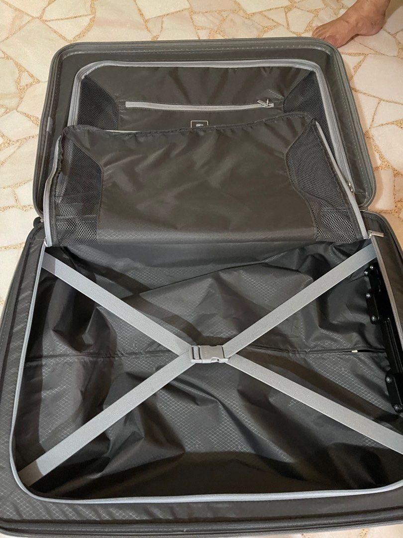 [Samsonite] 25 inch luggage w/ weighing scale, Hobbies & Toys, Travel