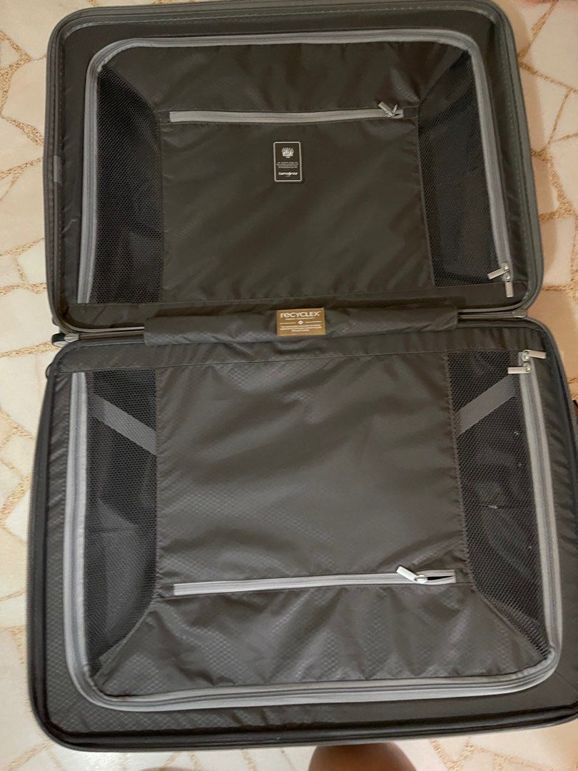 [Samsonite] 25 inch luggage w/ weighing scale, Hobbies & Toys, Travel