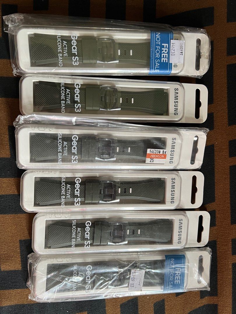 Samsung Gear S3 Active Silicone Band Authentic from Abenson (Category: Wearables & Smart Watches) located in Manila. Submitted by simonchkies (Listing ID 1206682918, Image 2). Description: Selling this Samsung Gear S3 Active Silicone Band Authentic from Abenson Military Green color All sealed and brandnew authentic Meetups around Clark Main Gate or Robinsons Angeles. If hanggang January 8 I will be here in Bulacan. .