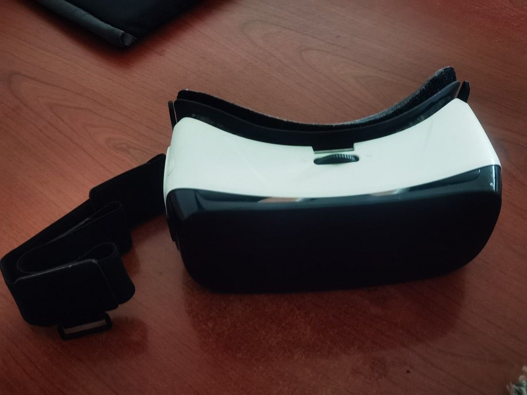 Samsung Gear Vr Oculus Video Gaming Gaming Accessories Virtual Reality On Carousell