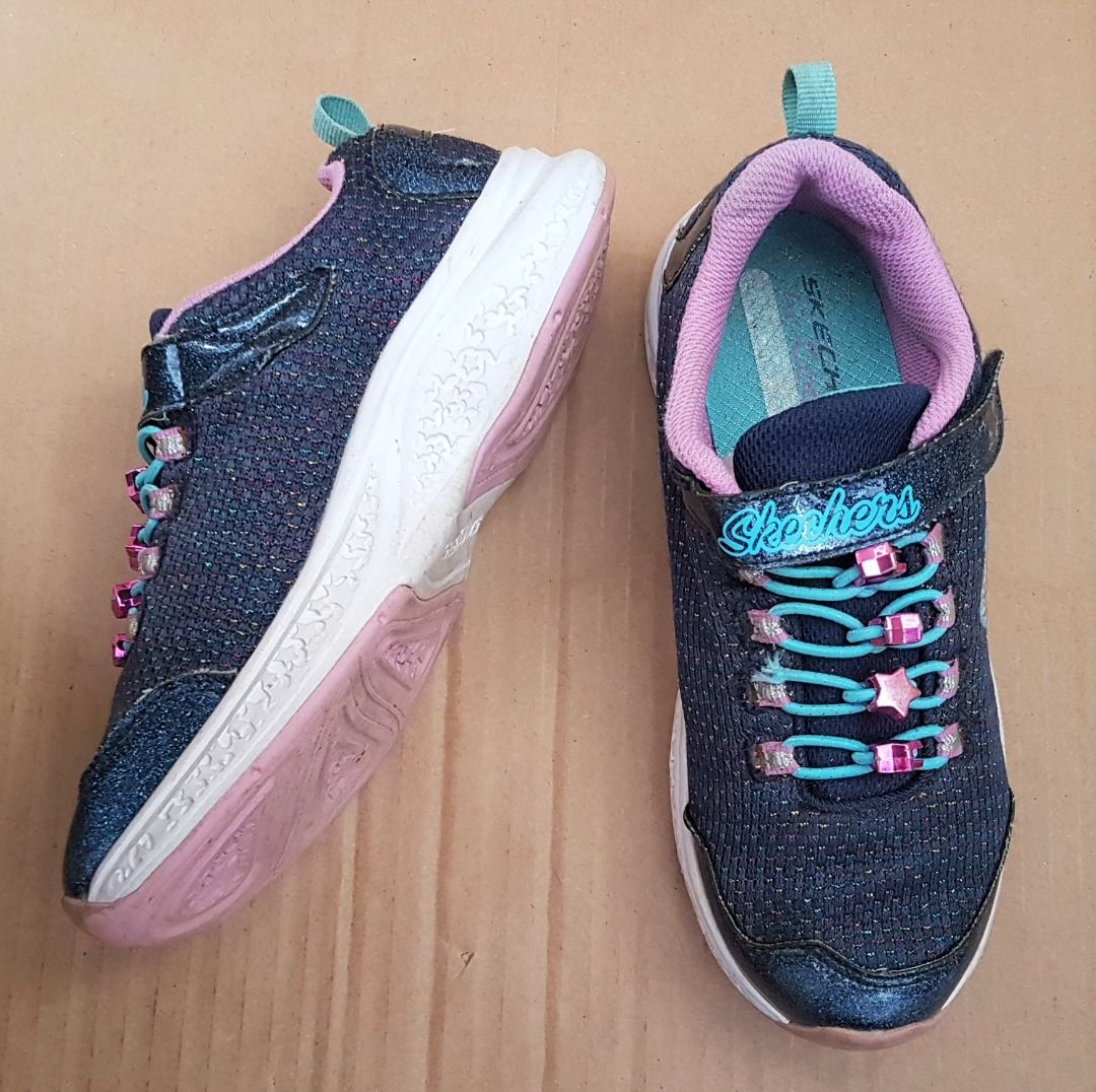 Girls on sale navy sketchers