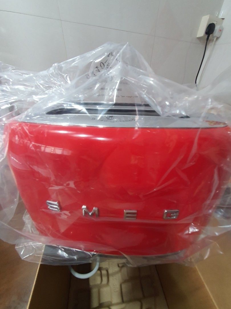 SMEG Kettle 1.7L & Toaster BN Red, TV & Home Appliances, Kitchen
