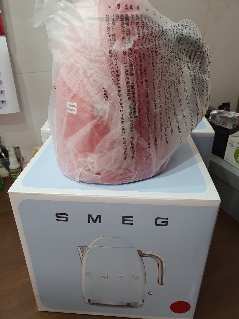 SMEG Kettle 1.7L & Toaster BN Red, TV & Home Appliances, Kitchen