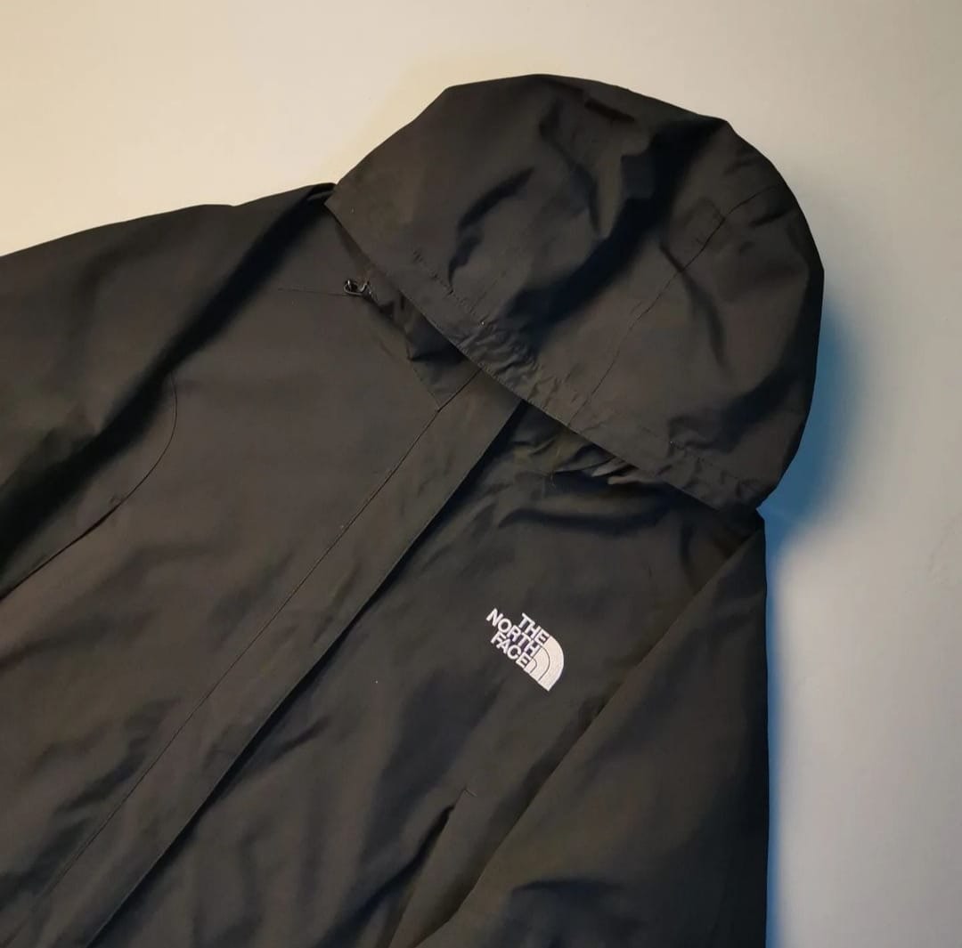 TNF Windbraker, Men's Fashion, Coats, Jackets and Outerwear on Carousell