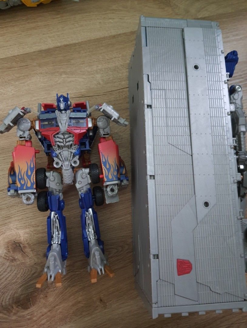 TRANSFORMERS DOTM ULTIMATE OPTIMUS PRIME COMPLETE Hobbies Toys