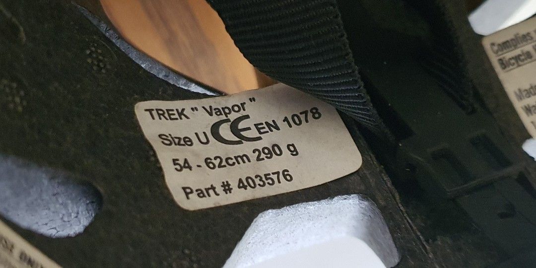 Trek Vapor Bicycle Helmet, Sports Equipment, Bicycles & Parts, Parts