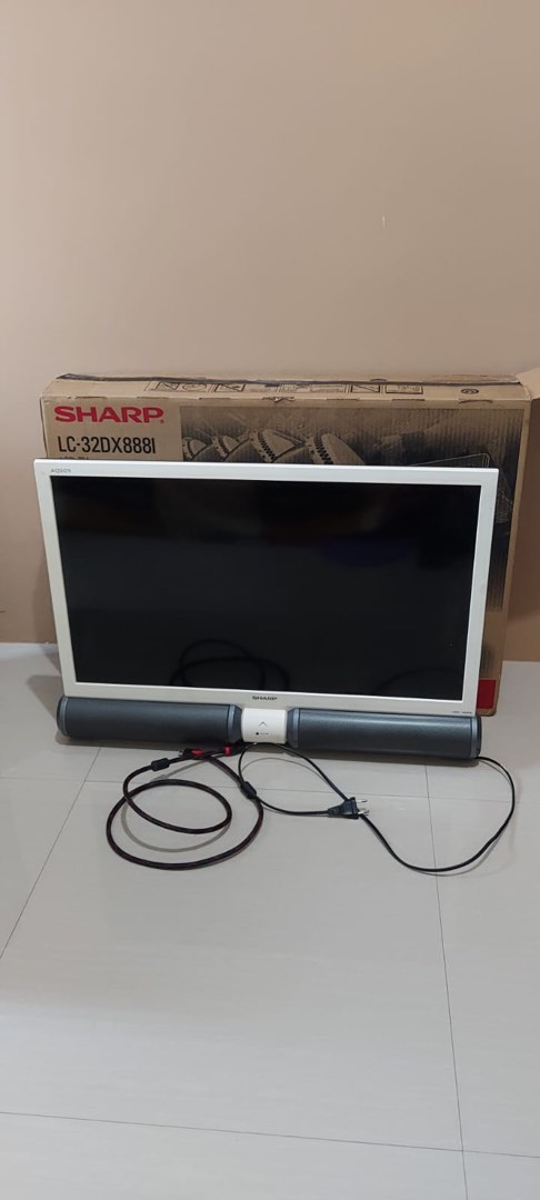 TV Sharp 32 inch, Elektronik, TV & Perlengkapan Hiburan di Carousell